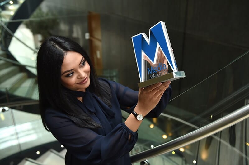 Afshan-Azad-with-new-Asian-Media-Award-at-the-Hilton-Manchester-Deansgate-01