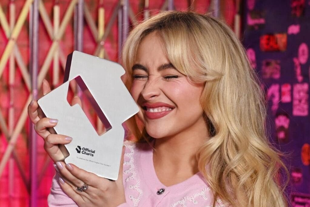 Sabrina-Carpenter-Please-Please-Please-Number-1-UK-Single-Espresso-e1747303957195