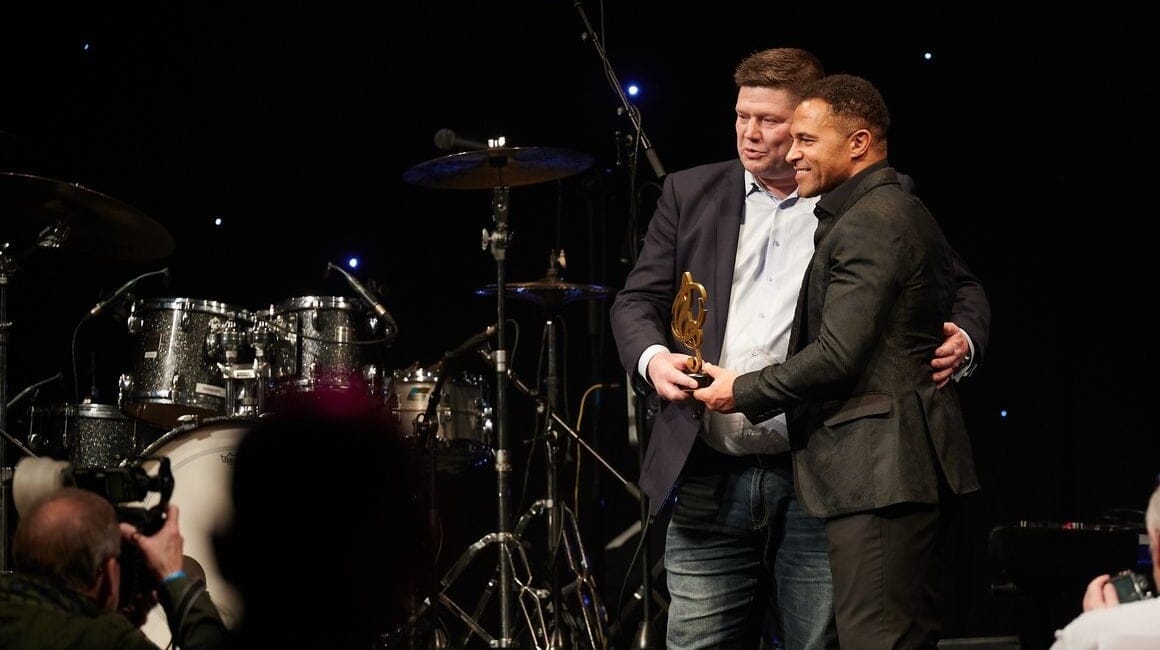Jason-Robinson-OBE-recieves-custom-award-nordoff-robbins_1160x650_acf_cropped-1