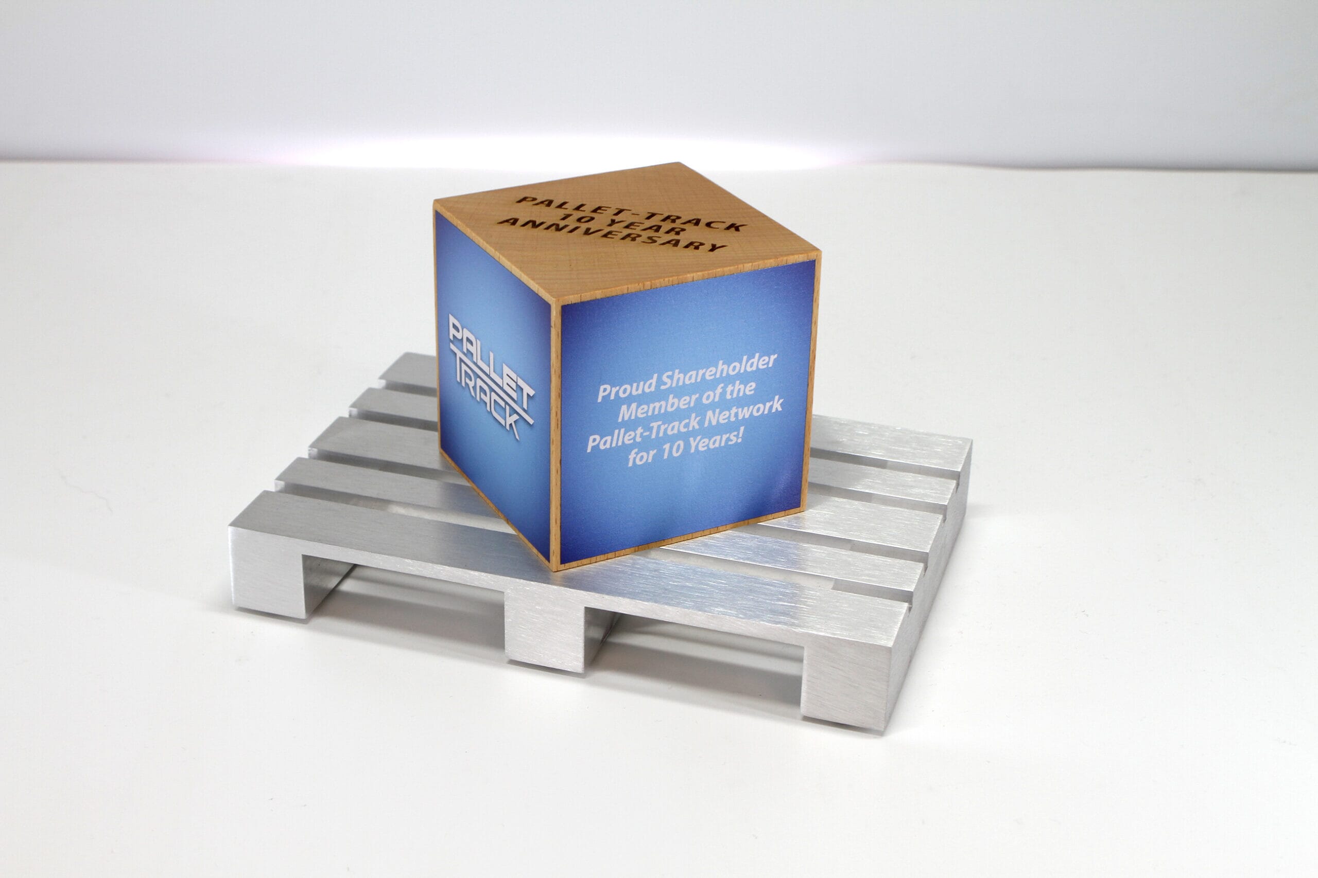 GA017207-Pallet-Track-Anniversary-Awards-Photo-9-scaled